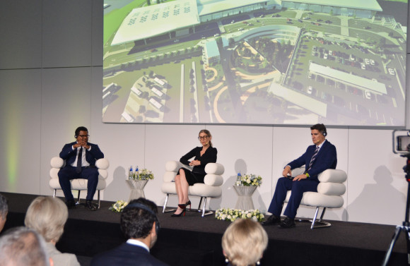 Minister Stoyanova attends the presentation of the Sofia Airport Terminal 3 project